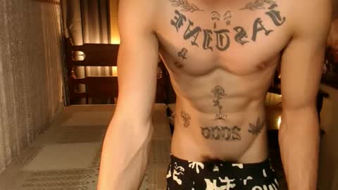 justine_hunk online show from March 9, 5:22 am