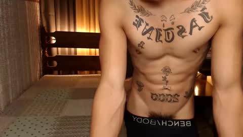 justine_hunk online show from January 10, 2:23 pm