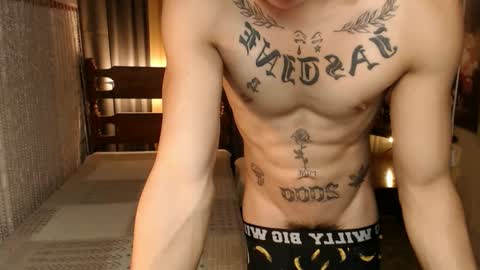 justine_hunk online show from February 24, 12:41 am