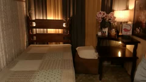 justine_hunk online show from March 10, 4:07 am