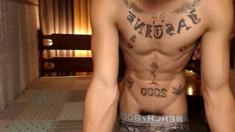 justine_hunk online show from December 27, 6:14 am