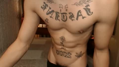 justine_hunk online show from April 3, 5:04 am