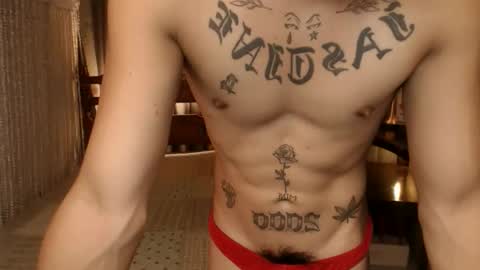 justine_hunk online show from September 28, 1:20 pm