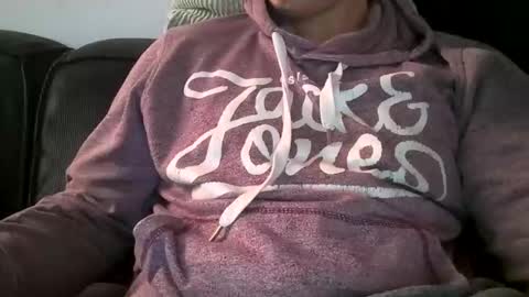 Snapshot of jwdick21 chatting on October 9, 5:18 pm jwdick21 online show from October 9, 5:18 pm