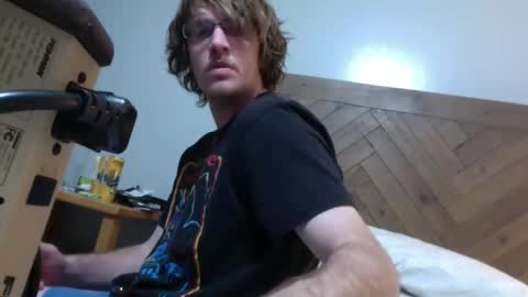 J and Sugar snap pea online show from January 11, 10:35 pm