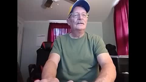 Snapshot of kabriggs136 chatting on December 5, 9:28 pm kabriggs136 online show from December 5, 9:28 pm
