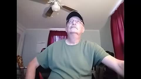Snapshot of kabriggs136 chatting on December 4, 9:57 pm kabriggs136 online show from December 4, 9:57 pm