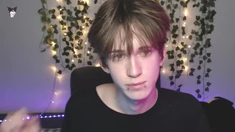 slutkai online show from November 8, 9:18 pm