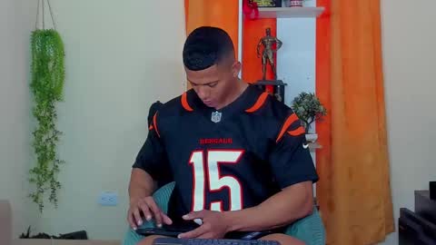 Snapshot of kale_tomson chatting on February 6, 4:36 pm kale thomson online show from February 6, 4:36 pm