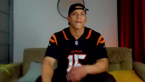 kale thomson online show from November 10, 2:27 am