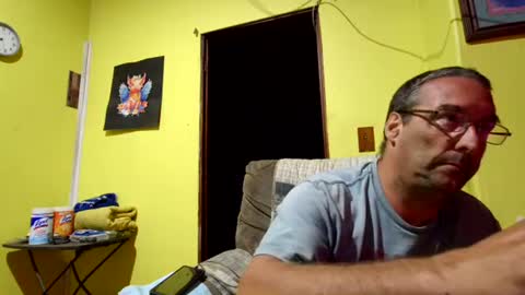 Snapshot of kansasfarmer1 chatting on October 19, 12:48 am kansasfarmer1 online show from October 19, 12:48 am