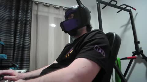 Neon online show from April 25, 7:33 pm