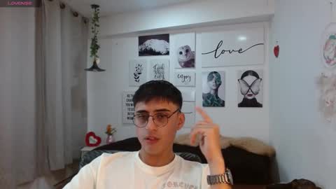 KEANU online show from March 4, 2:24 pm