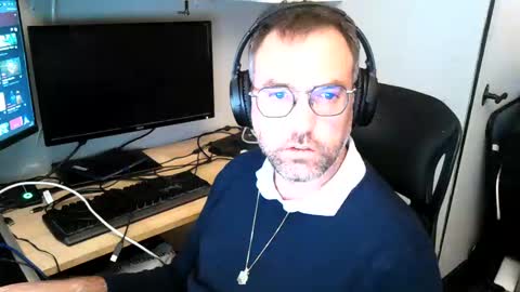 Snapshot of kelvin06133 chatting on December 20, 10:00 pm kelvin06133 online show from December 20, 10:00 pm