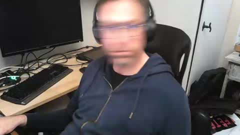 Snapshot of kelvin06133 chatting on March 11, 9:37 pm kelvin06133 online show from March 11, 9:37 pm