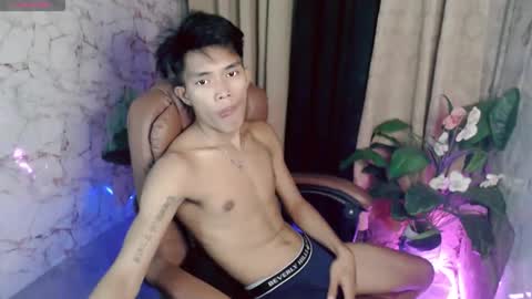 ken_minjun online show from June 5, 10:43 am