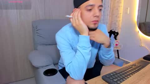 kendel_dimitri online show from October 15, 5:15 am