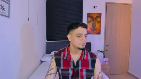 kendel_dimitri online show from March 27, 12:15 am