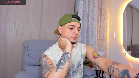 kendel_dimitri online show from September 25, 2:32 am