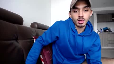kevin777623 online show from May 19, 3:18 pm