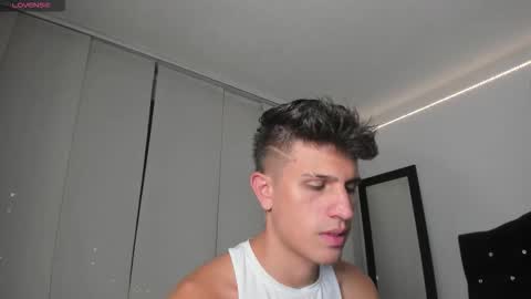 Snapshot of kevin_ahs1 chatting on October 15, 11:23 pm Kevin Ahs online show from October 15, 11:23 pm