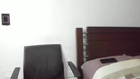 Snapshot of kevin_malone22 chatting on October 17, 2:15 am kevin_malone22 online show from October 17, 2:15 am