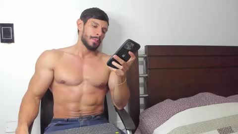Snapshot of kevin_malone22 chatting on October 18, 3:33 am kevin_malone22 online show from October 18, 3:33 am
