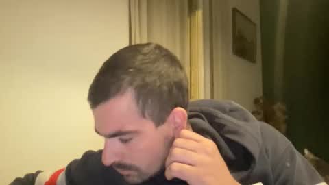 kevinpillobello online show from December 3, 4:13 pm