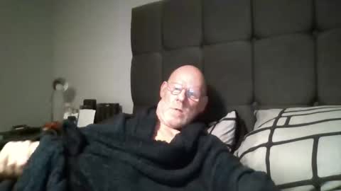Snapshot of kevlooking4sez chatting on December 14, 9:46 pm kevlooking4sez online show from December 14, 9:46 pm