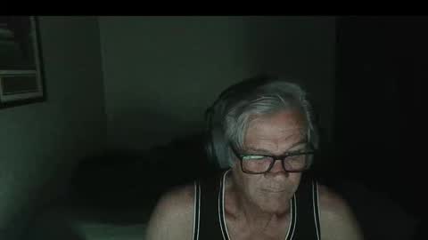 Snapshot of kevwestunder9696 chatting on October 16, 10:56 am kevwestunder9696 online show from October 16, 10:56 am