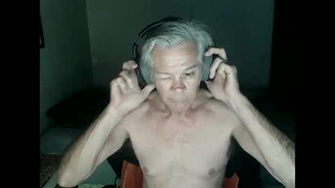 Snapshot of kevwestunder9696 chatting on October 12, 11:26 am kevwestunder9696 online show from October 12, 11:26 am