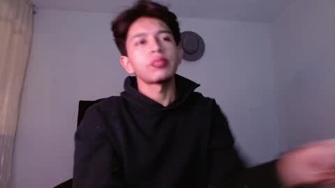 Snapshot of kianryu chatting on October 20, 5:11 am Adrian Chlloe online show from October 20, 5:11 am