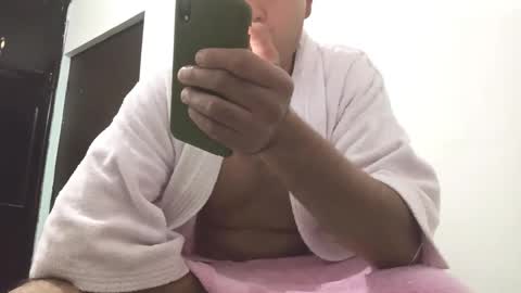 Snapshot of killandpussy chatting on January 2, 1:27 am Jonnybigcock online show from January 2, 1:27 am