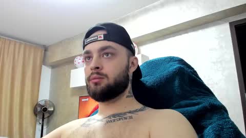 killerbeexxx online show from February 25, 10:18 pm