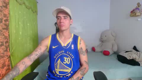 Snapshot of kilyan_ chatting on October 15, 4:31 am jahn online show from October 15, 4:31 am
