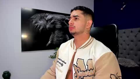 Angel Falconer online show from December 23, 3:04 am