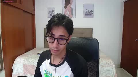 kingdanny_8 online show from December 19, 5:15 am