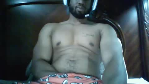 Snapshot of kingdreck28 chatting on December 30, 2:19 pm kingdreck28 online show from December 30, 2:19 pm