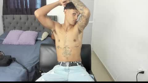 DOMINANT ALPHA KINGS online show from December 16, 6:15 pm