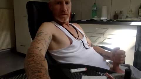 Snapshot of kingsize187 chatting on September 11, 10:47 am kingsize online show from September 11, 10:47 am