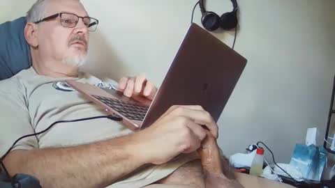 Snapshot of kingtongue10 chatting on September 28, 2:59 pm kingtongue10 online show from September 28, 2:59 pm