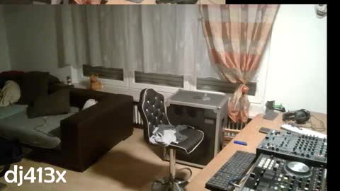 kinky_413x online show from February 19, 12:30 am