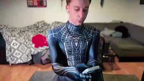 Snapshot of kinky_spidey chatting on October 12, 2:16 am kinky_spidey online show from October 12, 2:16 am