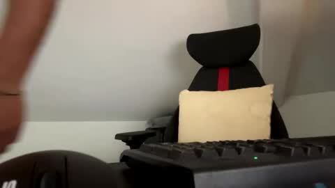 Snapshot of kinkyguy9883 chatting on November 1, 12:58 am kinkyguy9883 online show from November 1, 12:58 am