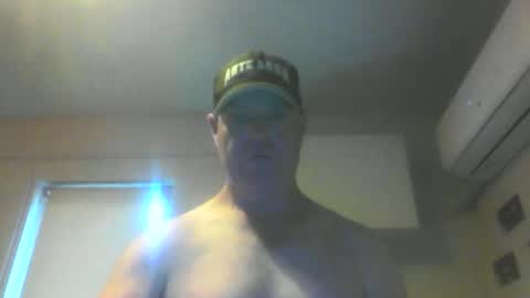 kiwiguy19773 online show from December 26, 6:30 am