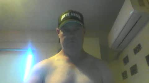 kiwiguy19773 online show from December 17, 6:45 am