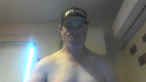 kiwiguy19773 online show from December 8, 2:28 am