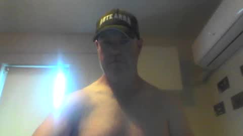 kiwiguy19773 online show from December 22, 3:33 am