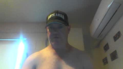 kiwiguy19773 online show from December 12, 6:25 am