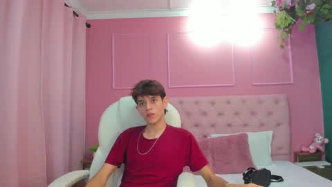 Snapshot of klaus_sunrise_xx chatting on December 26, 3:06 am KLAUS online show from December 26, 3:06 am